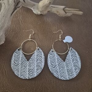 Light Wood Artful Earrings NeW